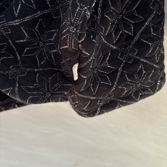 T by Talbots XL Black w/ Metallic Snowflakes Quilted Pullover Sweater NEW!!! - Picture 9 of 13